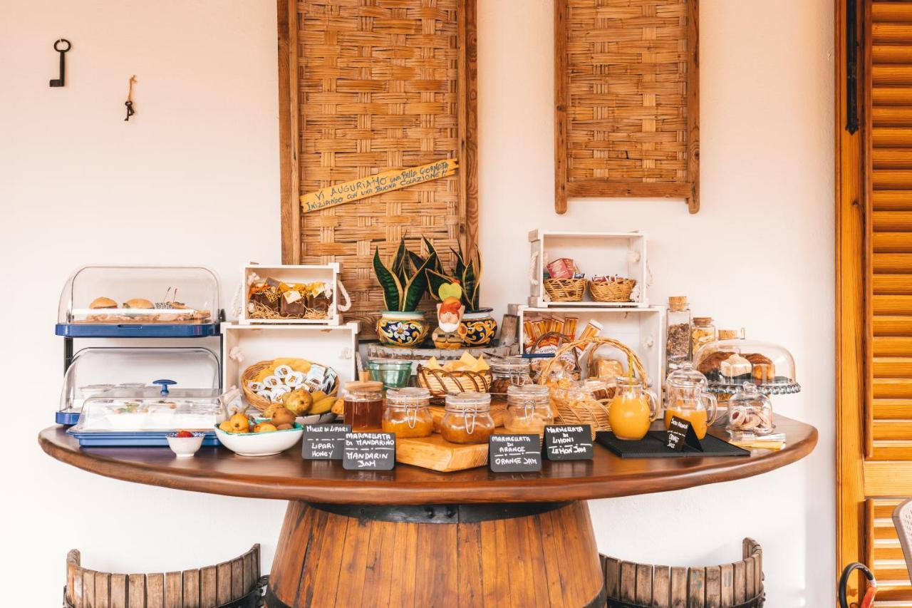 Lauricella Bed And Breakfast リーパリ エクステリア 写真